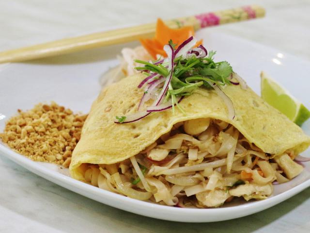 31a. PAD THAI WITH CHICKEN