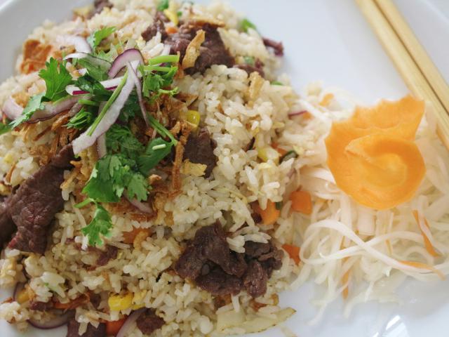 18b. Stir-fried rice with beef