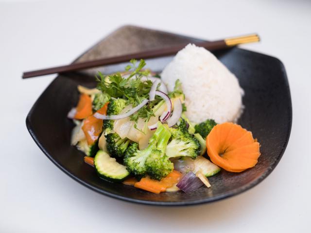 66. Fried broccoli with garlic